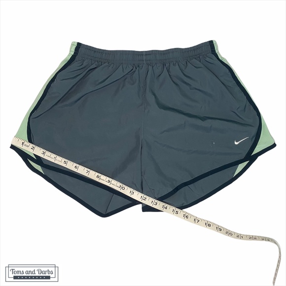 Nike Kids Running Dri-Fit Shorts with Lining - Picture 7 of 8